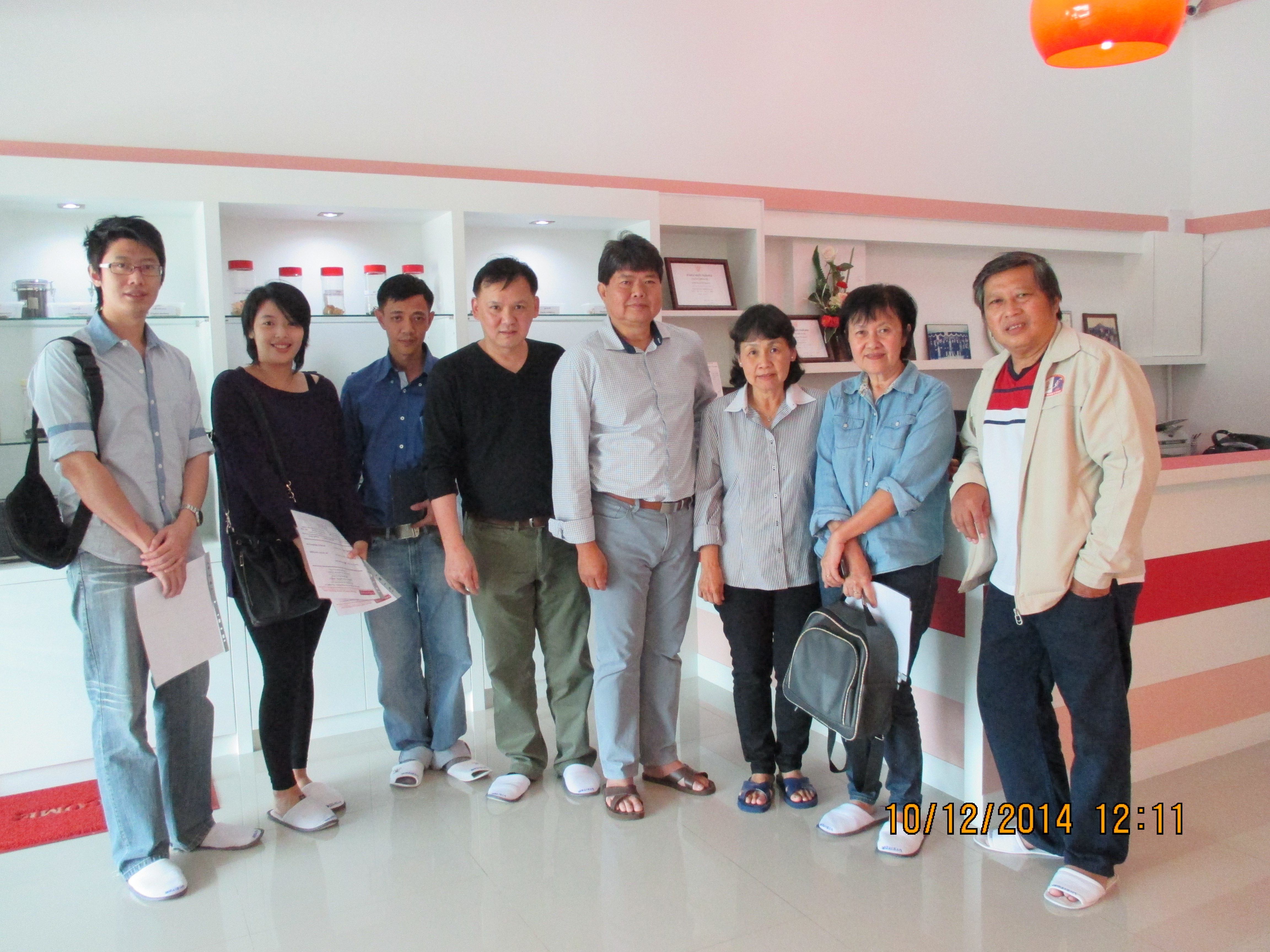 Dr. Somposh Wrttikornudomkit, Mr. Wiwat  Limkun and  Mrs. Prarinya Limkun together with their staffs of the 6 persons at Manose Health and Beauty Research Center in Chiang Mai, Thailand.