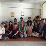 เจ้าหน้าที่ นักวิจัย นักศึกษาปริญญาเอก ศิษย์เก่า และคุณอัญชิสา รุ่งเรืองศรี ร่วมประเพณีรดน้ำดำหัวผู้บริหารศูนย์วิจัยสุขภาพและความงามมาโนเซ่