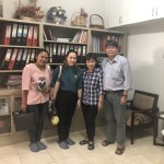 อาจารย์ ดร. สุธีรา ศรีเบญจโชติ อาจารย์ประจำหลักสูตรบริหารธุรกิจมหาบัณฑิต/ดุษฎีบัณฑิต สาขาวิชาบริหารธุรกิจ มหาวิทยาลัยนอร์ท-เชียงใหม่ และคุณวรัฐพร งามเงิน กรรมการบริษัท วาราเฮิร์บ จำกัด ได้เข้าเยี่ยมชมศูนย์วิจัยสุขภาพและความงาม มาโนเซ่