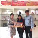 Assistant Professor Dr. Warintorn  Raksiriwanich from Faculty of Pharmacy, Chiang Mai University, the former RGJ-PhD student of Professor Dr. Aranya  Manosroi (Major Advisor) and Professor Dr. Jiradej  Manosroi (Co-advisor) at Faculty of Pharmacy, Chiang Mai University has visited and presented a New Year gift to the Executive Committee of Manose Health and Beauty Research Center on the occasion of New Year 2021.