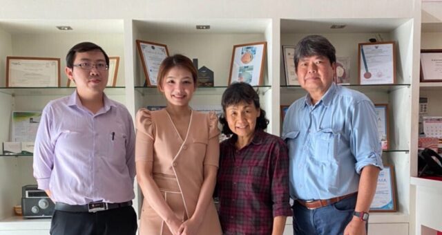 The executives and the researcher of Manose Research Center have been the examining committees in the Defense of the Master Degree Independent Study examination in Cosmetic Technology Program, Faculty of Engineering and Technology, North-Chiang Mai University under the title of “Development of anti-acne cream from Thai Spice”